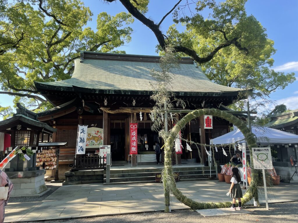 北岡神社で茅の輪くぐり　夏越の大祓